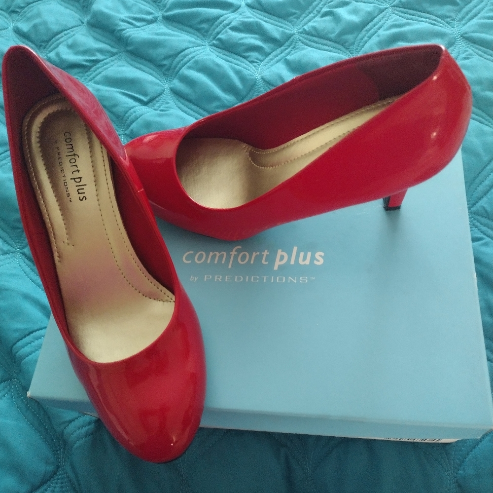 Red shoes 👠  size 5.5 Classic women's shoes Comfort Plus 5.5 Red memory foam